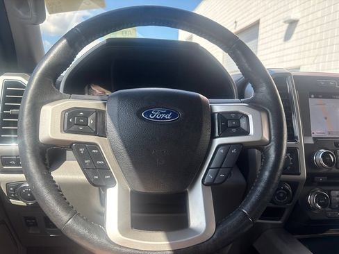 Used 2018 Ford F150 Lariat w/ Equipment Group 502A Luxury AWD/4WD image 20