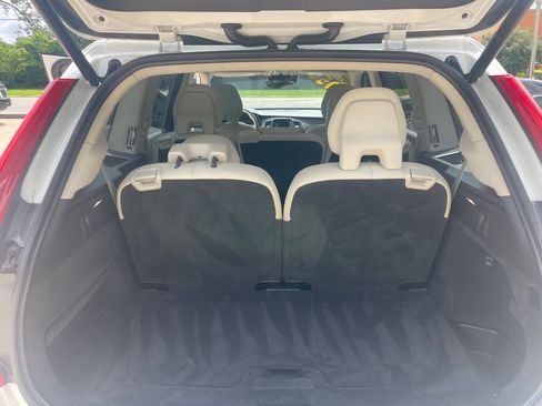 Used 2017 Volvo XC90 T6 Momentum w/ Vision Package AWD/4WD image 18