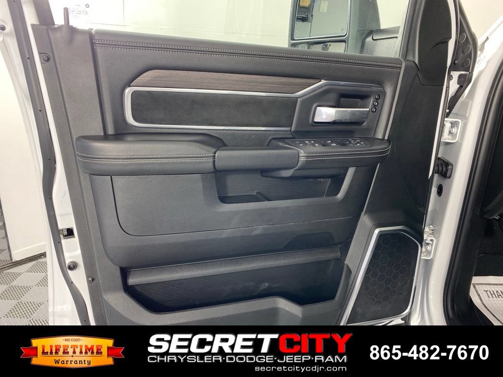 Used 2026 RAM 2500 Laramie AWD/4WD image 12