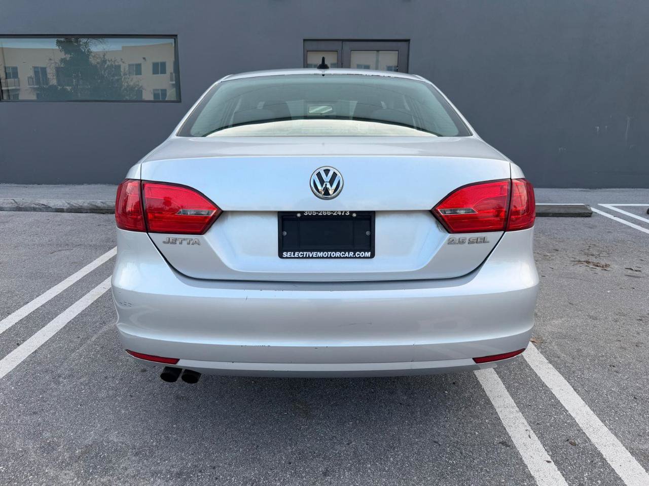 Used 2011 Volkswagen Jetta SEL FWD image 8