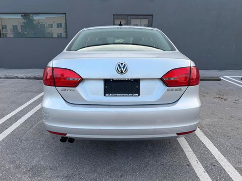 Used 2011 Volkswagen Jetta SEL FWD image 8