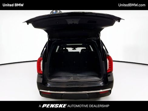 Used 2021 GMC Yukon SLT w/ SLT Luxury Plus Package image 14