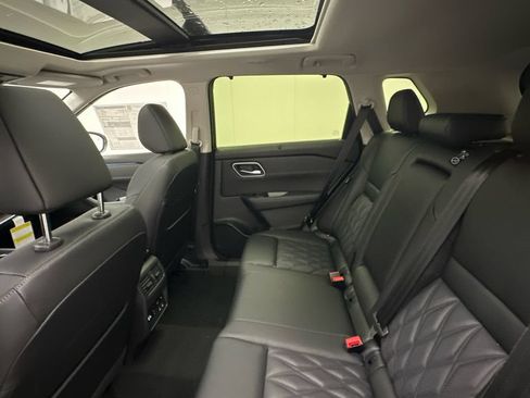 New 2026 Nissan Rogue Platinum w/ Platinum Premium Package AWD/4WD image 10