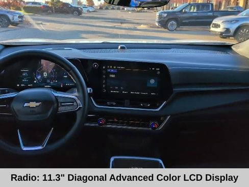 Used 2025 Chevrolet Equinox LT w/ Convenience Package II image 4