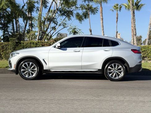 Used 2019 BMW X4 xDrive30i w/ Executive Package image 2