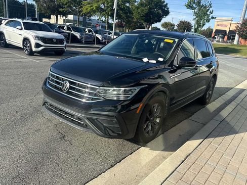 Certified 2023 Volkswagen Tiguan SE FWD image 7