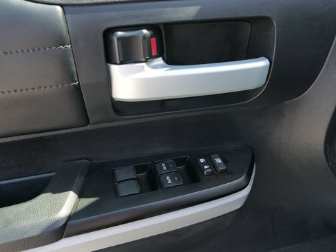 Used 2019 Toyota Tundra Limited w/ Limited Premium Package AWD/4WD image 16