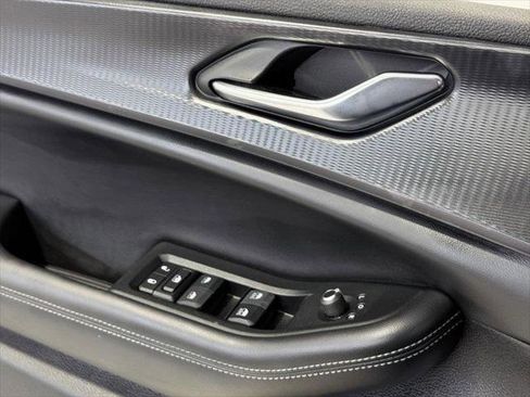 Certified 2024 Jeep Grand Cherokee L Altitude image 39