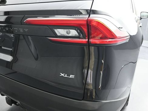 Used 2024 Toyota Grand Highlander AWD image 2