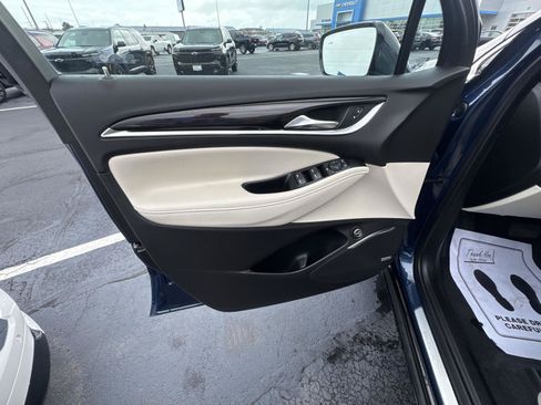 Used 2023 Buick Enclave Essence w/ Experience Buick Package FWD image 7