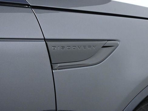 Used 2019 Land Rover Discovery HSE image 11