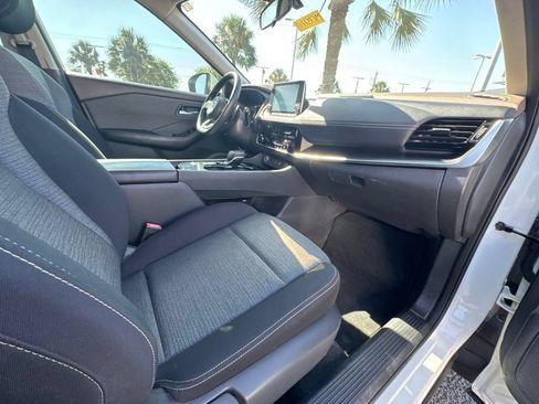 Used 2021 Nissan Rogue SV FWD image 23