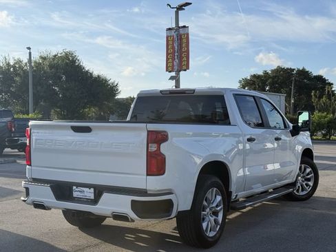 Used 2020 Chevrolet Silverado 1500 Custom w/ Custom Max Trailering Package AWD/4WD image 3