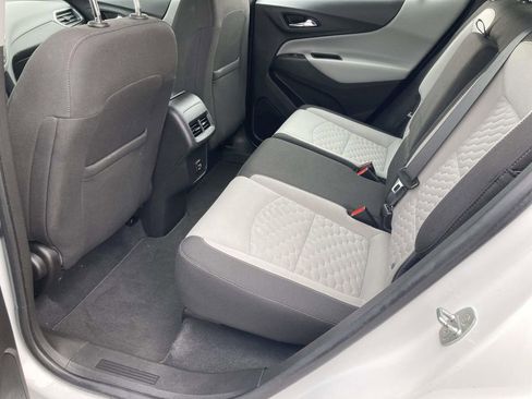 Used 2021 Chevrolet Equinox LS AWD/4WD image 17