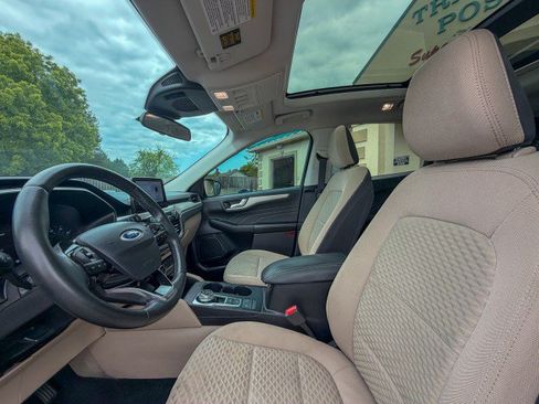 Used 2021 Ford Escape SE w/ Convenience Package FWD image 5