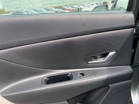 New 2026 Hyundai Elantra SE FWD image 28