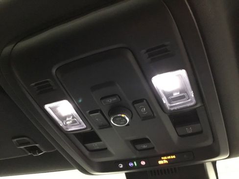 Used 2025 Chevrolet Tahoe Z71 w/ Comfort Package image 33