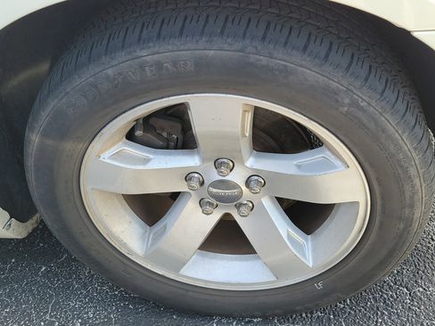 Used 2006 Chrysler 300 image 7