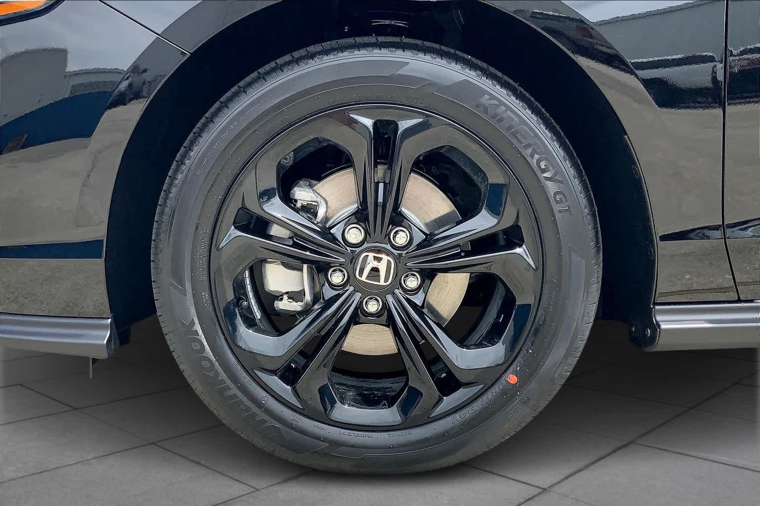 Used 2025 Honda Accord SE image 11