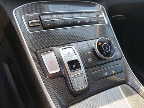 Used 2021 Hyundai Santa Fe SEL w/ Convenience Package image 17