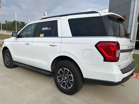 Used 2024 Ford Expedition XLT image 4
