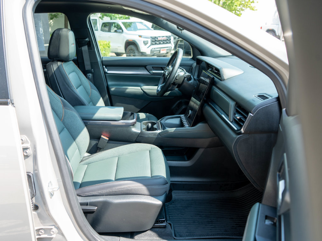 Certified 2026 GMC Terrain AT4 AWD/4WD image 11