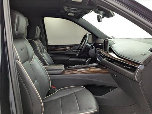 Used 2022 Cadillac Escalade ESV Premium Luxury AWD/4WD image 21