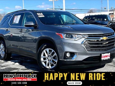 Used 2020 Chevrolet Traverse LT w/ Driver Confidence II Package image 1