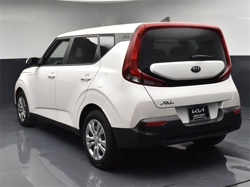 Certified 2021 Kia Soul LX image 6