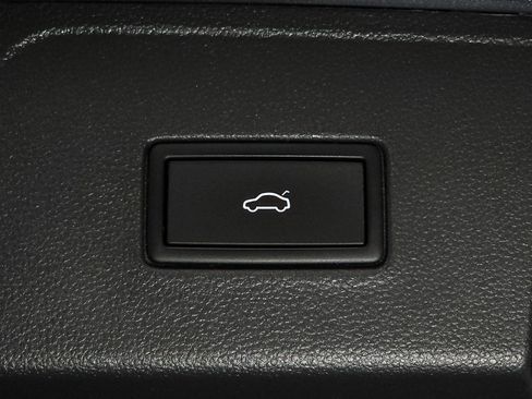 Used 2021 Volkswagen Atlas SE image 9