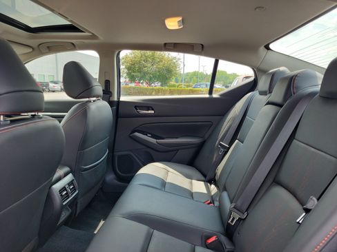 Certified 2023 Nissan Altima 2.0 SR FWD image 11