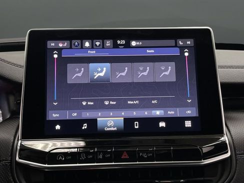 New 2026 Jeep Compass Limited image 18