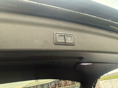 Used 2021 Audi Q3 2.0T Premium w/ Convenience Package image 20