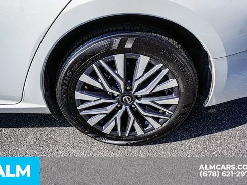 Used 2025 Nissan Altima 2.5 SV image 17