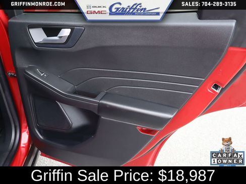 Used 2021 Ford Escape SE w/ Convenience Package FWD image 40