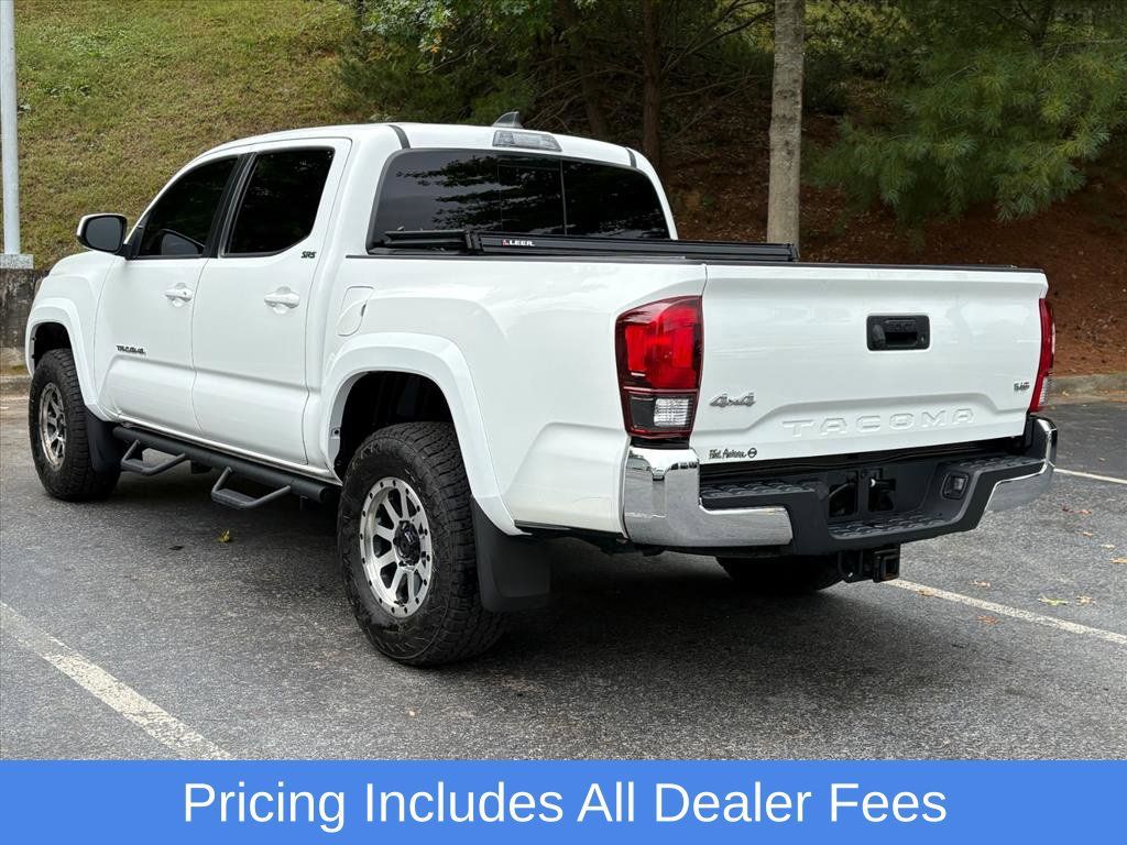 Used 2022 Toyota Tacoma SR5 AWD/4WD image 5