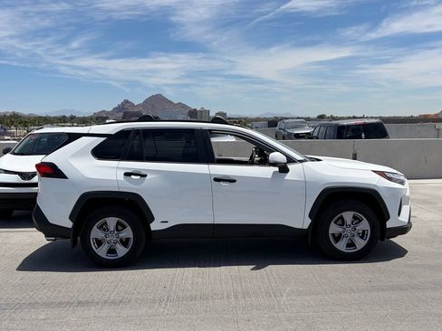 Used 2025 Toyota RAV4 LE AWD/4WD image 3