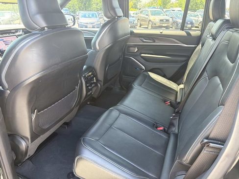 Used 2023 Jeep Grand Cherokee Overland w/ Luxury Tech Group IV AWD/4WD image 24
