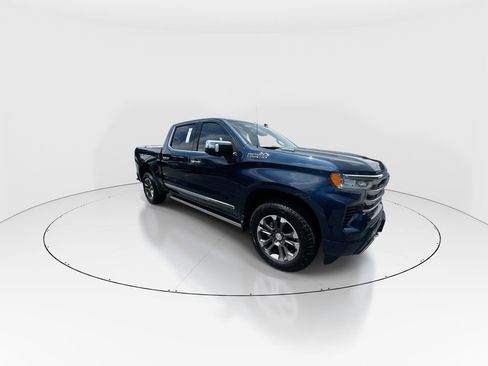 Used 2022 Chevrolet Silverado 1500 High Country w/ Technology Package AWD/4WD image 2