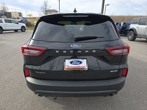 Used 2025 Ford Escape ST-Line image 4