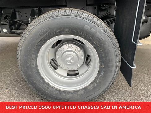 Used 2024 RAM 3500 Tradesman image 7