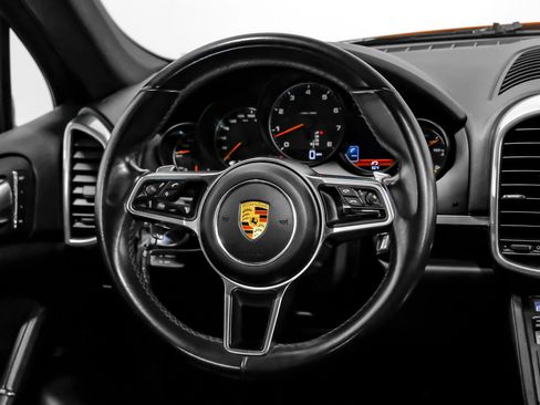 Used 2016 Porsche Cayenne AWD/4WD image 10