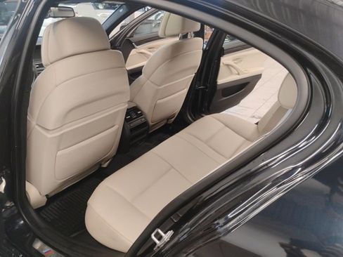 Used 2012 BMW 550i xDrive Sedan image 21