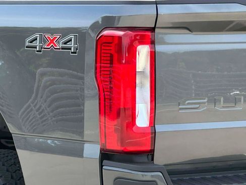 New 2026 Ford F250 4x4 Crew Cab Super Duty image 8