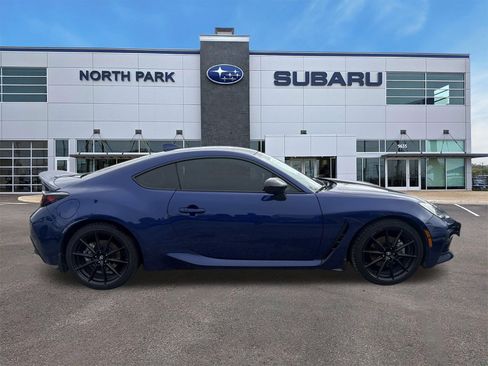 Used 2025 Toyota GR86 Premium RWD image 5