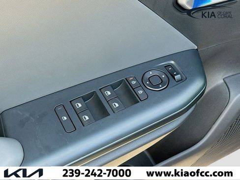New 2025 Kia K4 LXS image 21