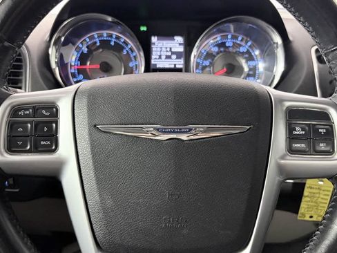 Used 2012 Chrysler Town & Country Touring w/ Entertainment Group #1 FWD image 14