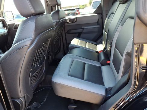 Used 2023 Ford Bronco Big Bend w/ Sasquatch Package AWD/4WD image 14
