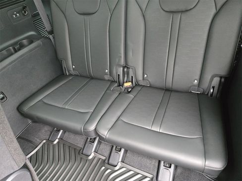 New 2026 Kia Sorento S w/ S Panoramic Sunroof Package image 21