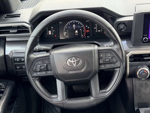 Used 2025 Toyota Tacoma SR5 AWD/4WD image 15